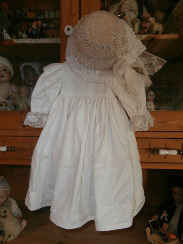 Schönes großes puppenkleid - großes,