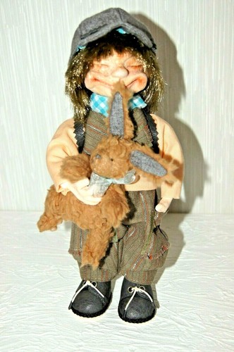 Niedliche puppe stoffpuppe - puppe,